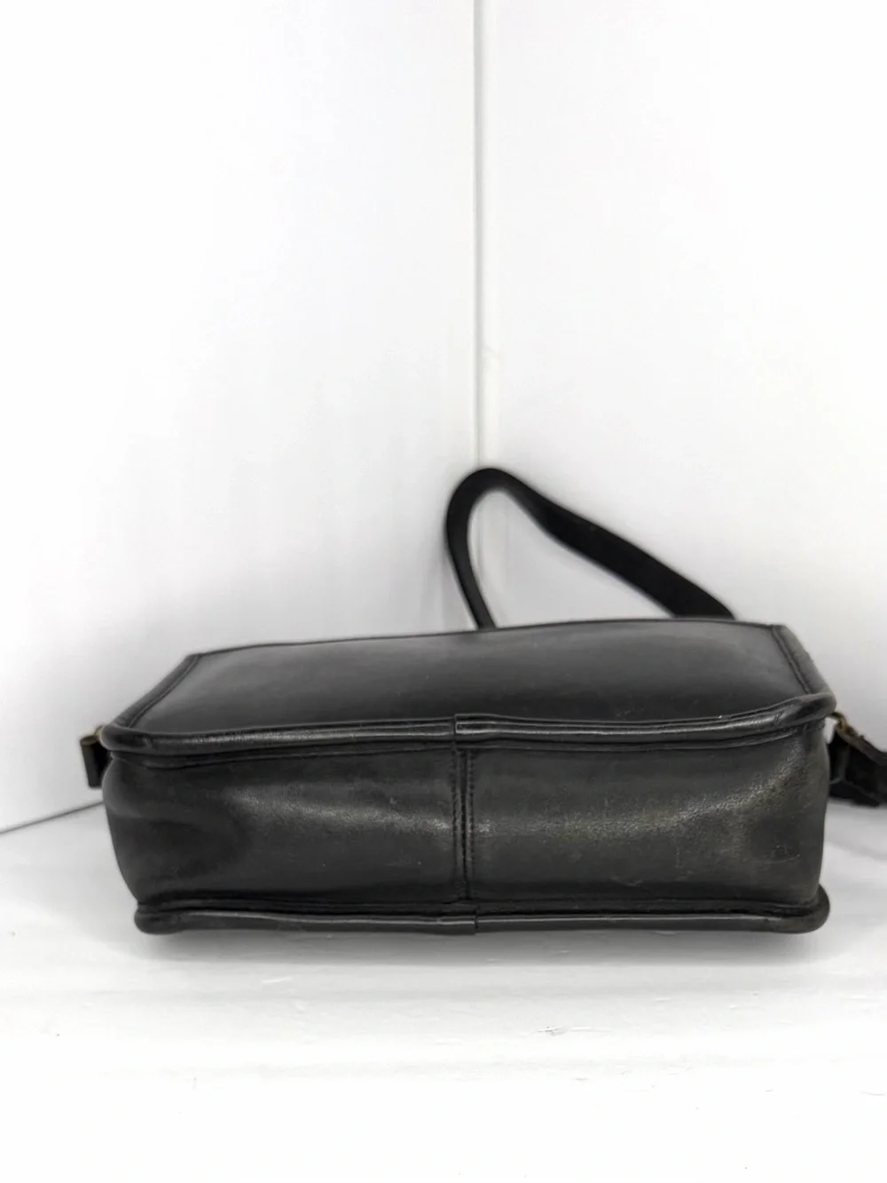 Coach Vintage Black Leather Crossbody Bag 654-3801